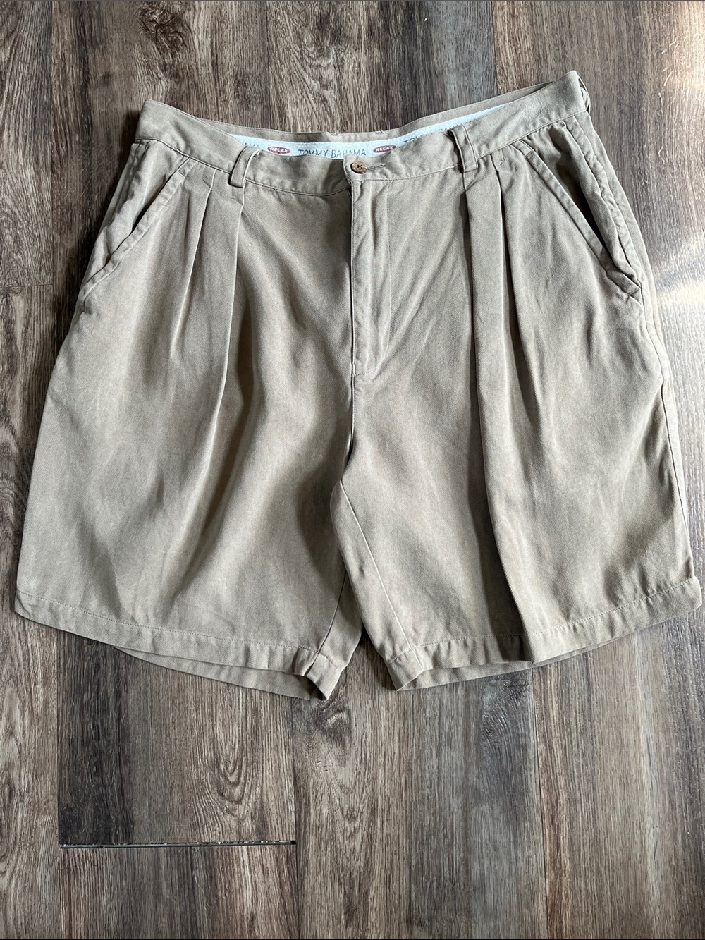 Tommy Bahama Men's Pleated Silk Chino Shorts Khaki Beige Relaxed Fit Sz 36